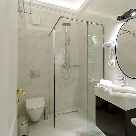 2h Horizon Hotel